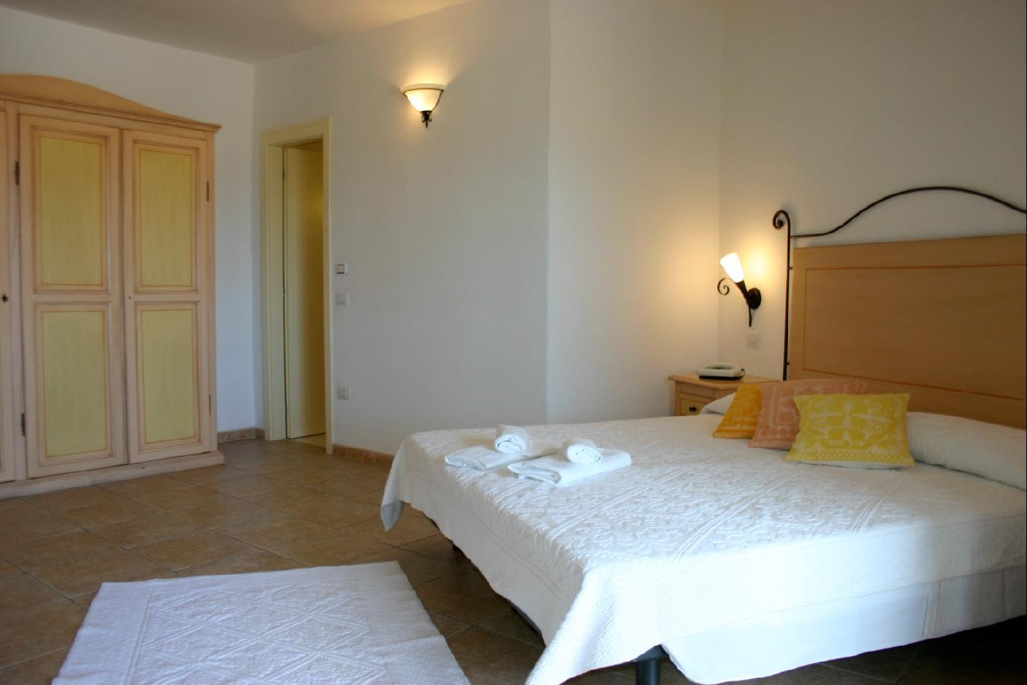 Hotel Li Graniti Бая Сардиния Екстериор снимка