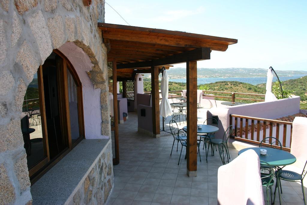 Hotel Li Graniti Бая Сардиния Екстериор снимка