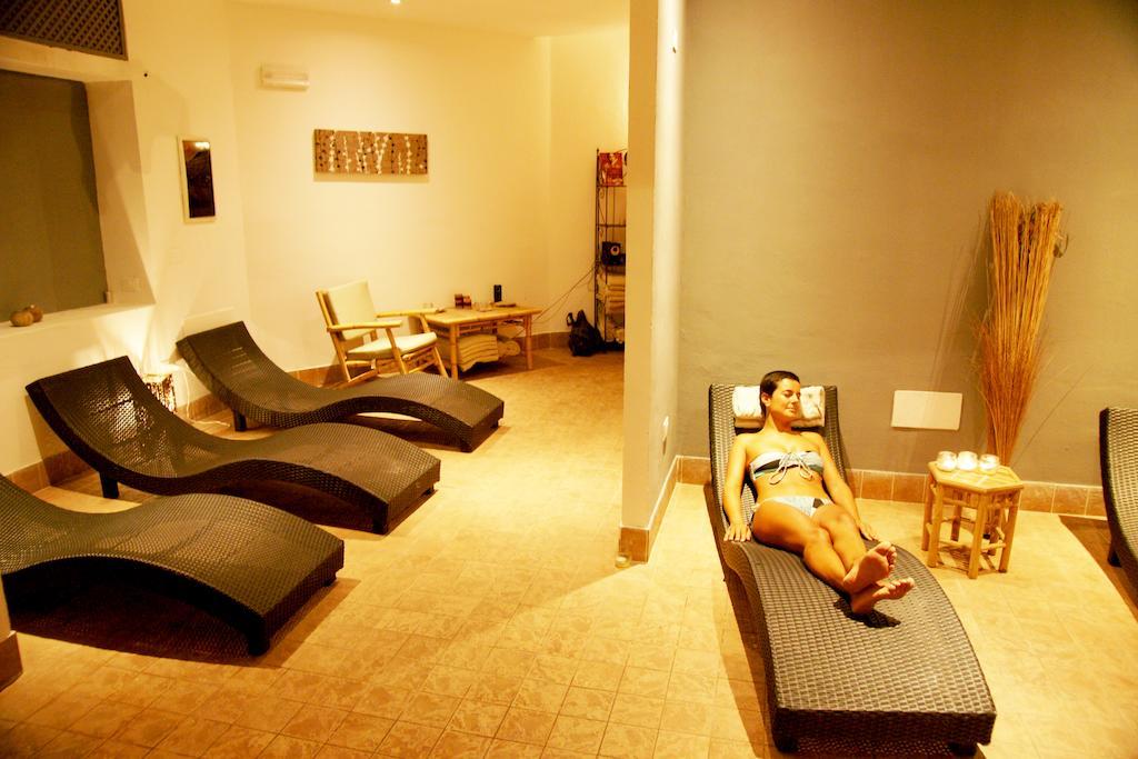 Hotel Li Graniti Бая Сардиния Екстериор снимка