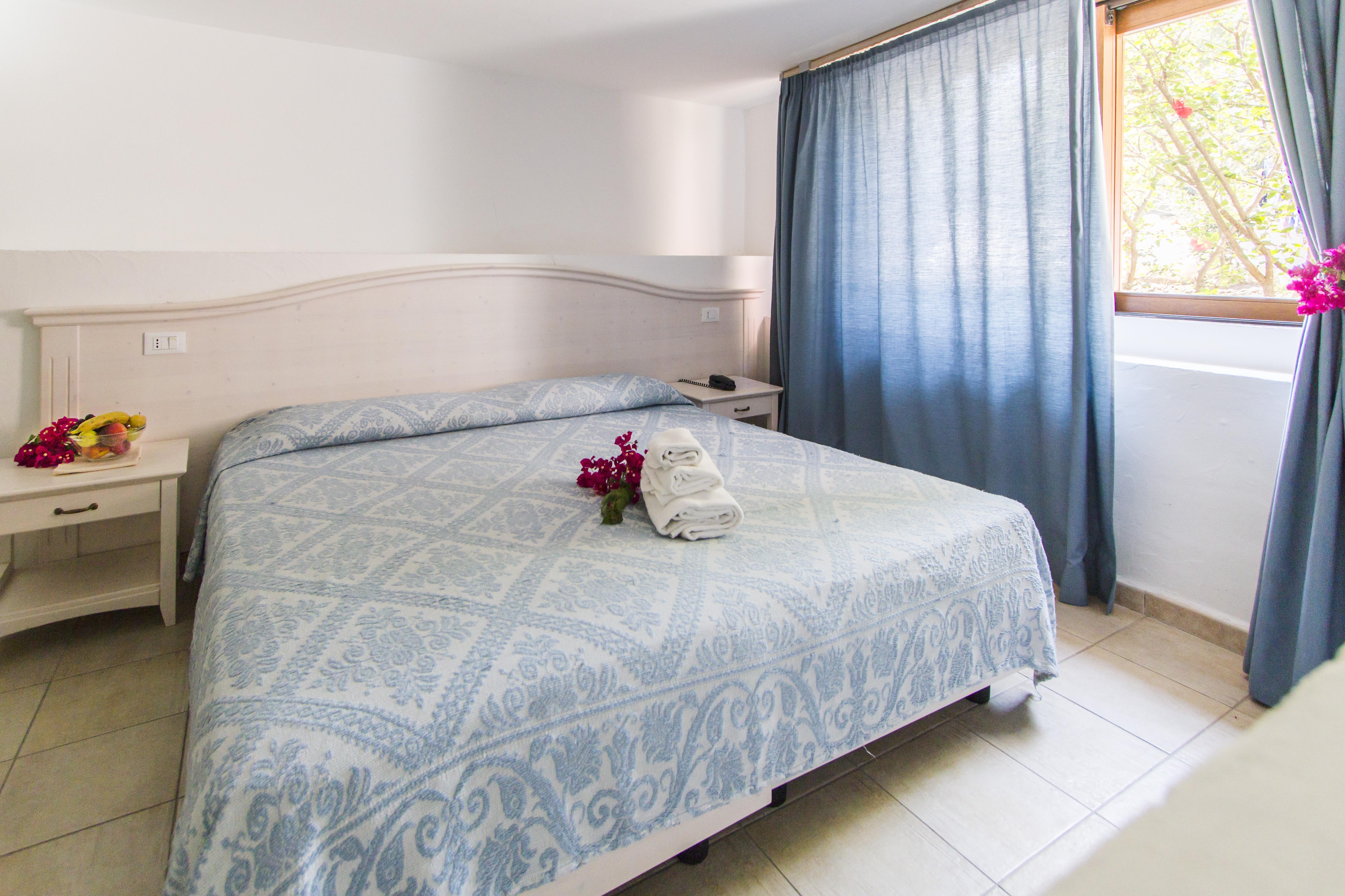 Hotel Li Graniti Бая Сардиния Екстериор снимка