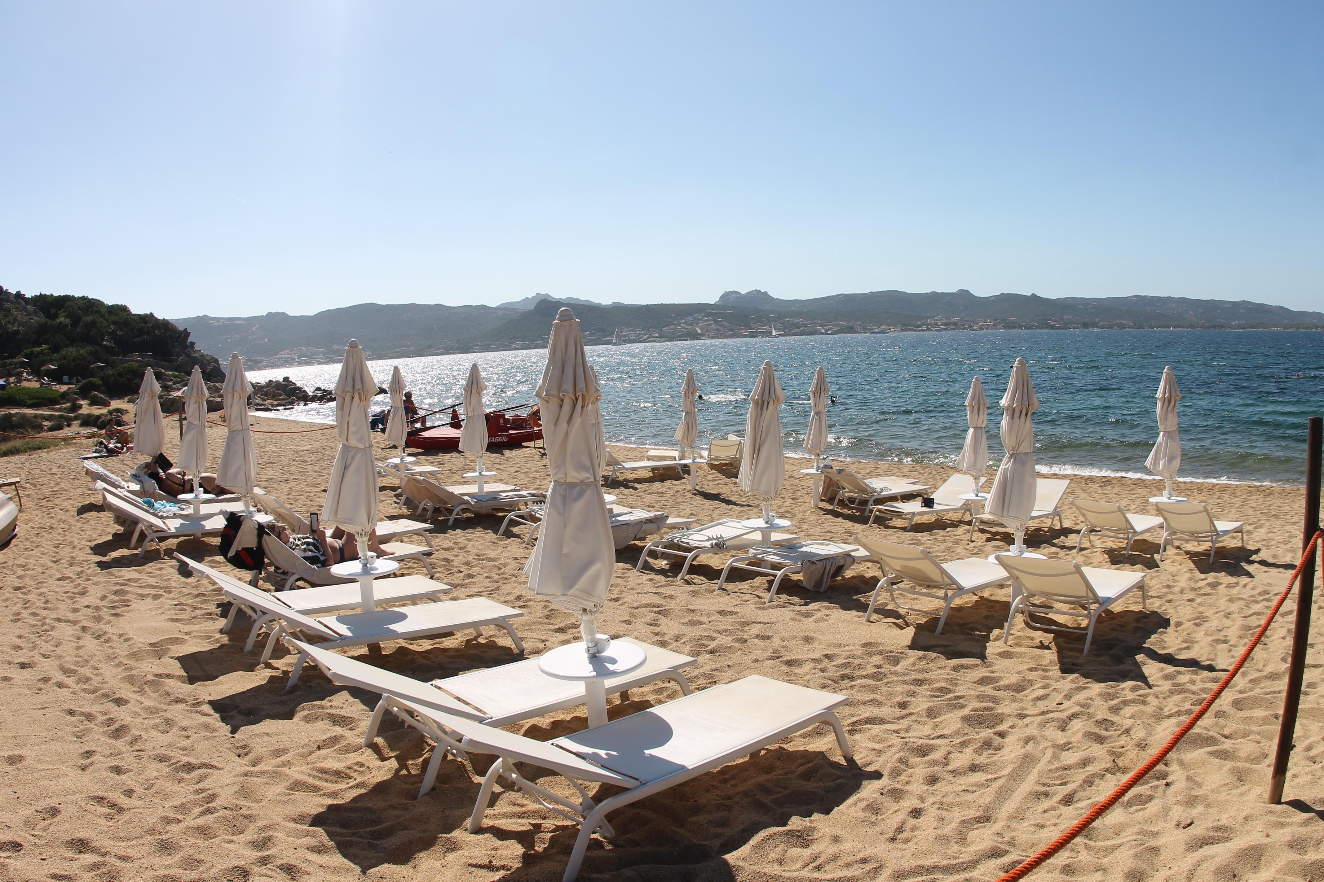 Hotel Li Graniti Бая Сардиния Екстериор снимка