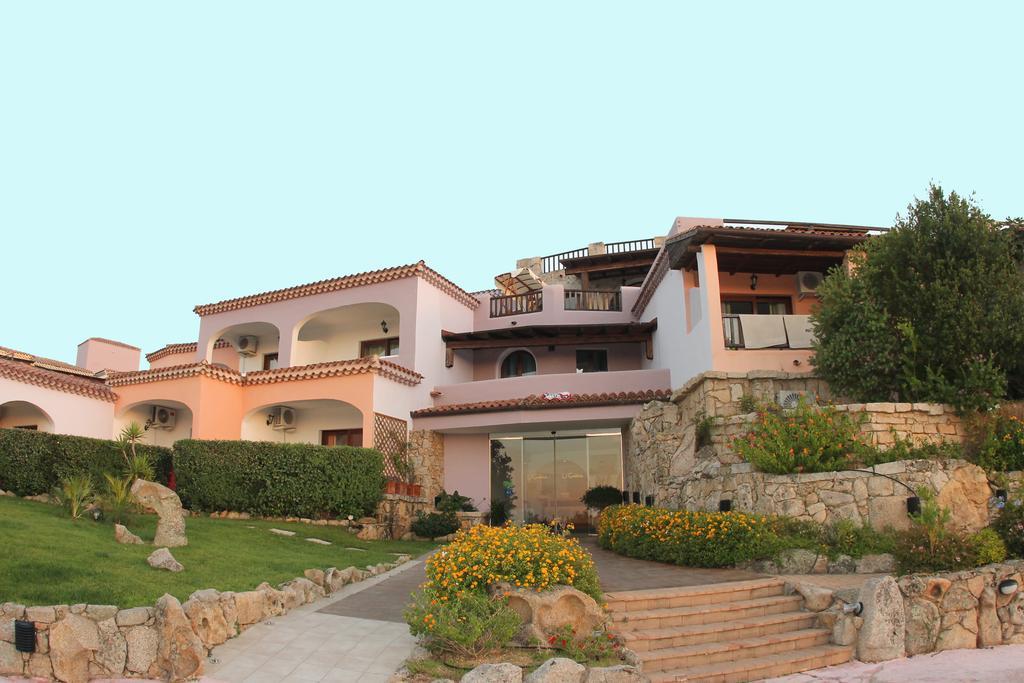 Hotel Li Graniti Бая Сардиния Екстериор снимка