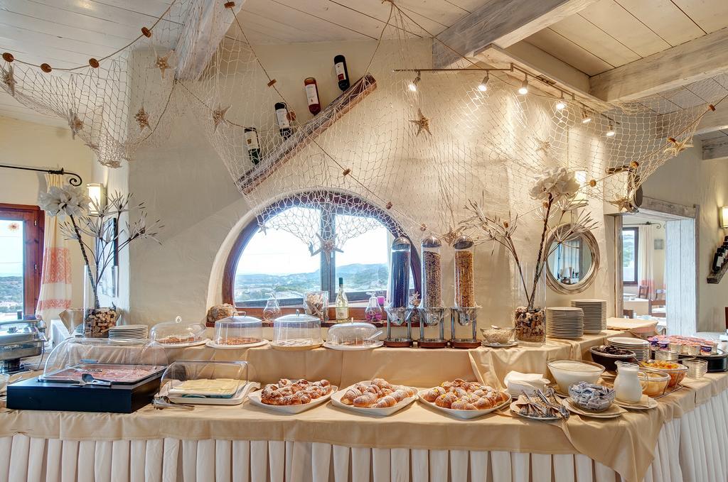 Hotel Li Graniti Бая Сардиния Екстериор снимка