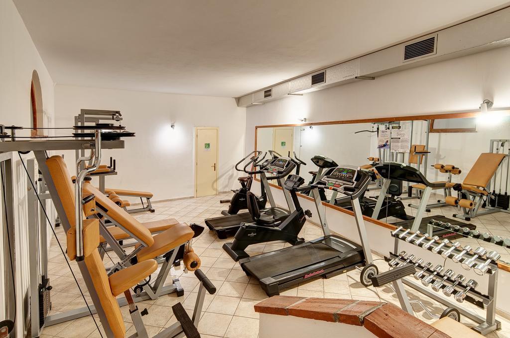 Hotel Li Graniti Бая Сардиния Екстериор снимка