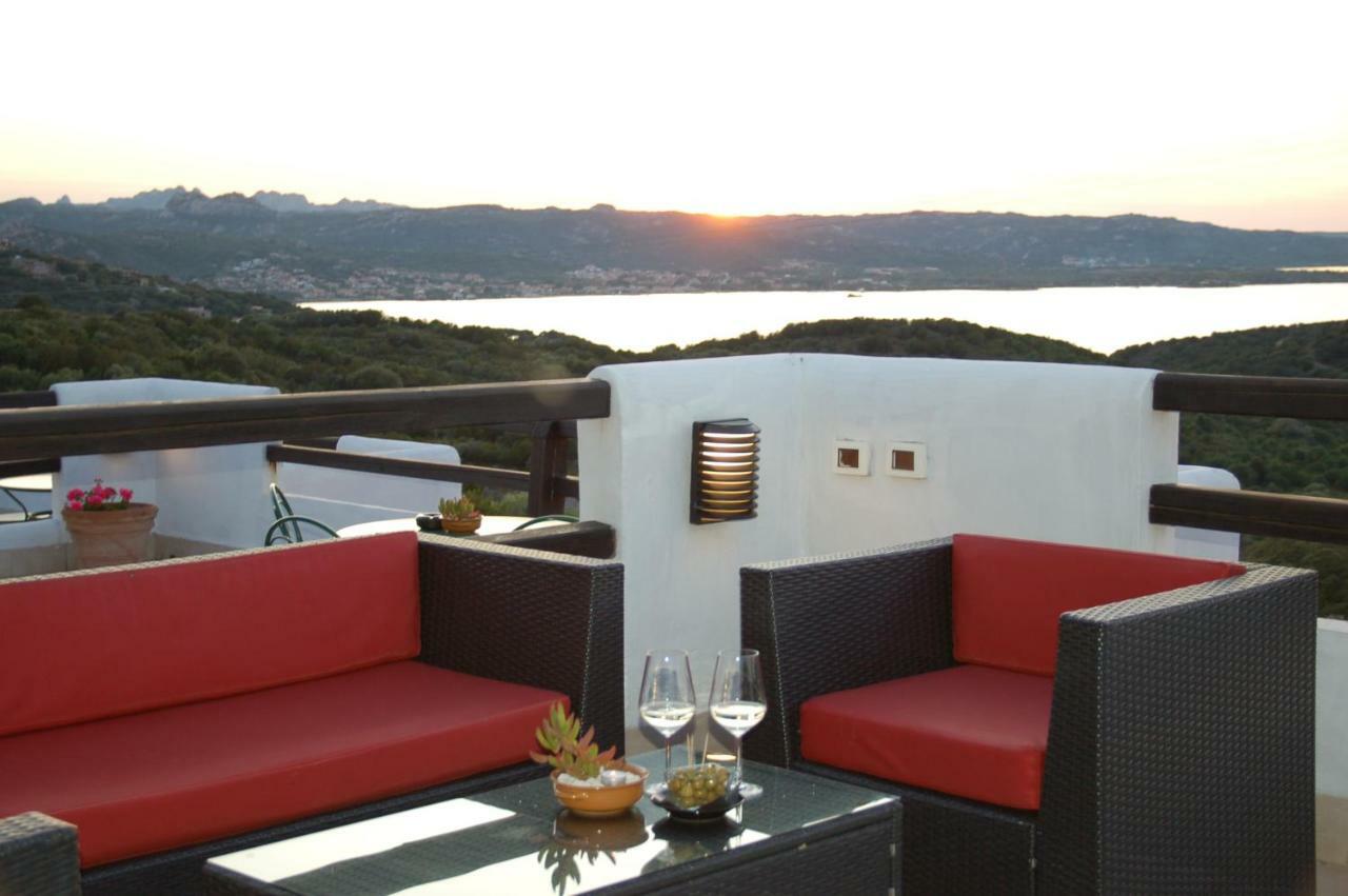 Hotel Li Graniti Бая Сардиния Екстериор снимка